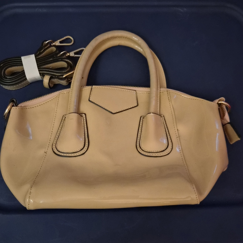 Elegant Tan Handbag